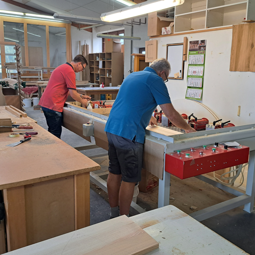 Bank_menschen_Rahmen